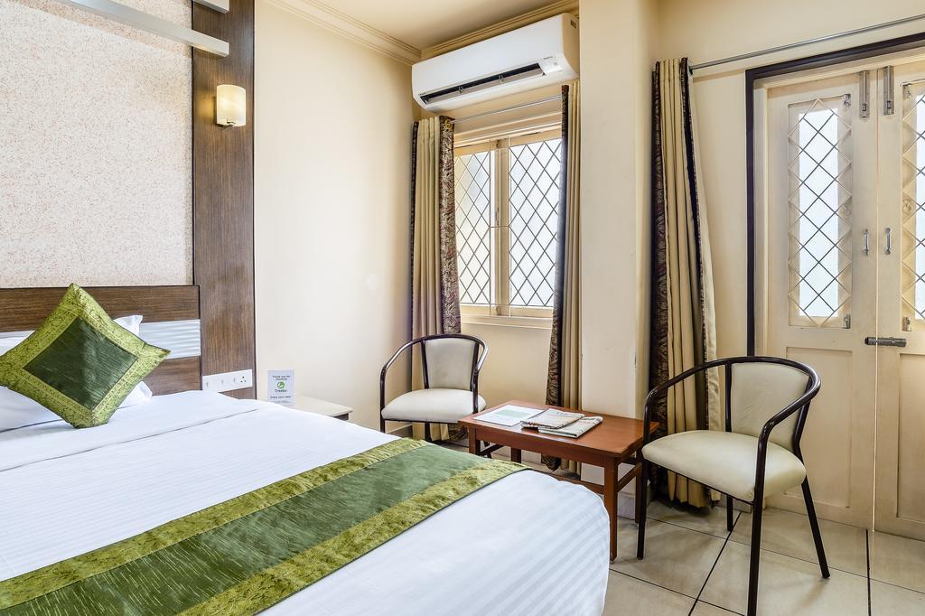 Hotel Navaratna Coimbatore