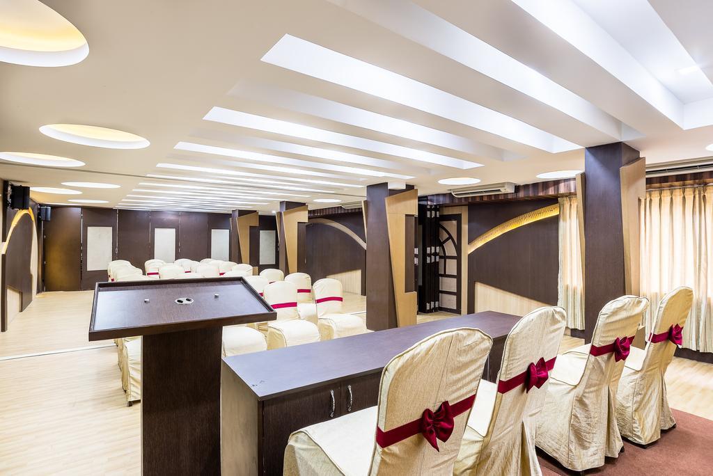 Navaratna Hotel 3*