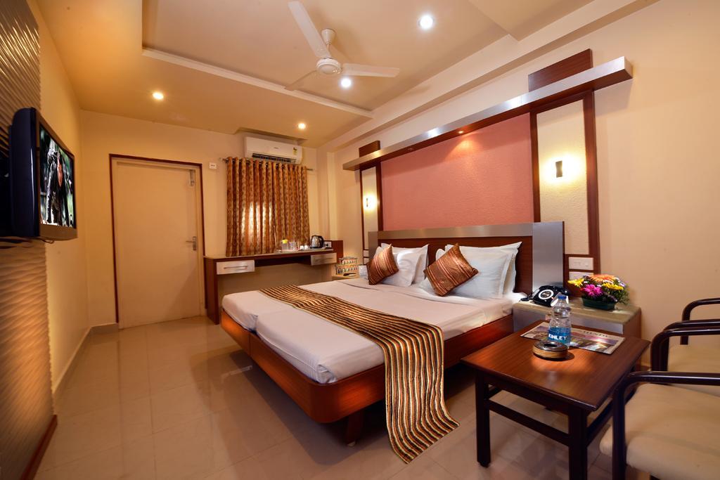 Hotel Navaratna