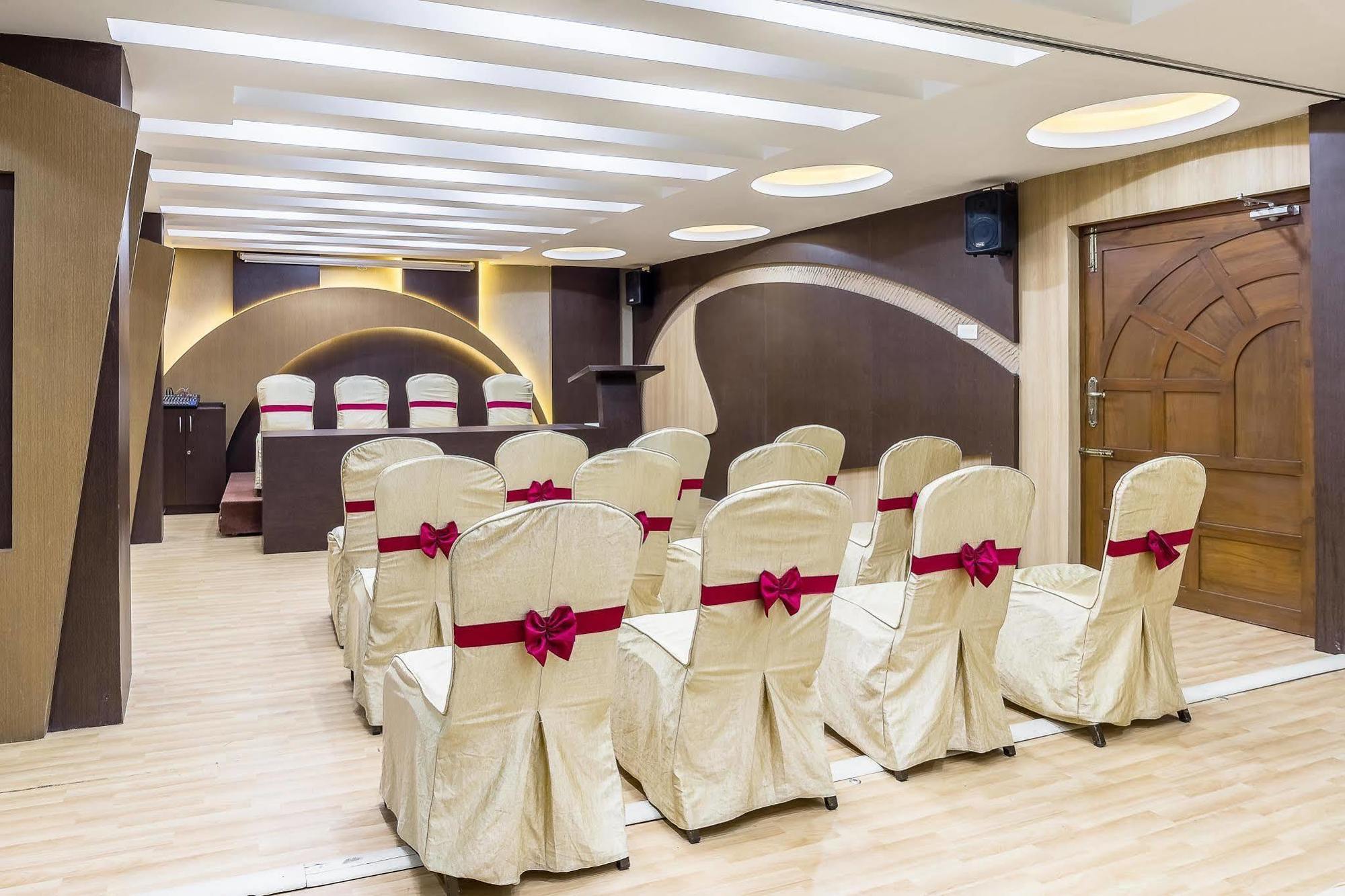 Hotel Navaratna