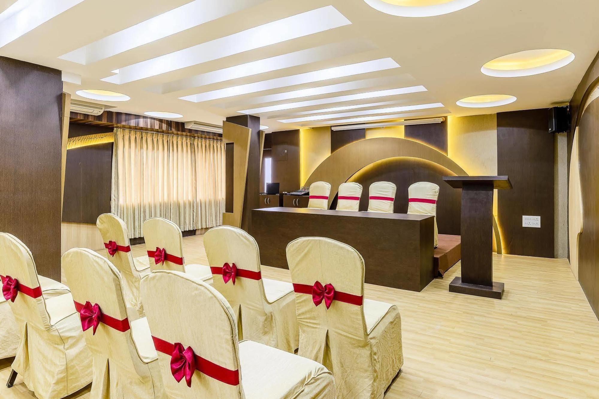Hotel Navaratna
