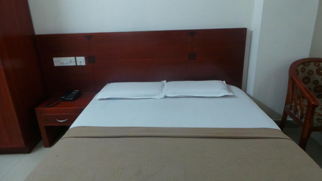 Hotel Kooloth Lake View Residency