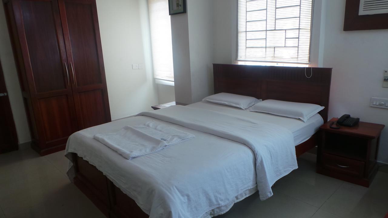 Kooloth Lake View Residency Hotel Coimbatore