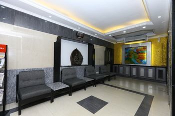 Hotel Navaratna 3*