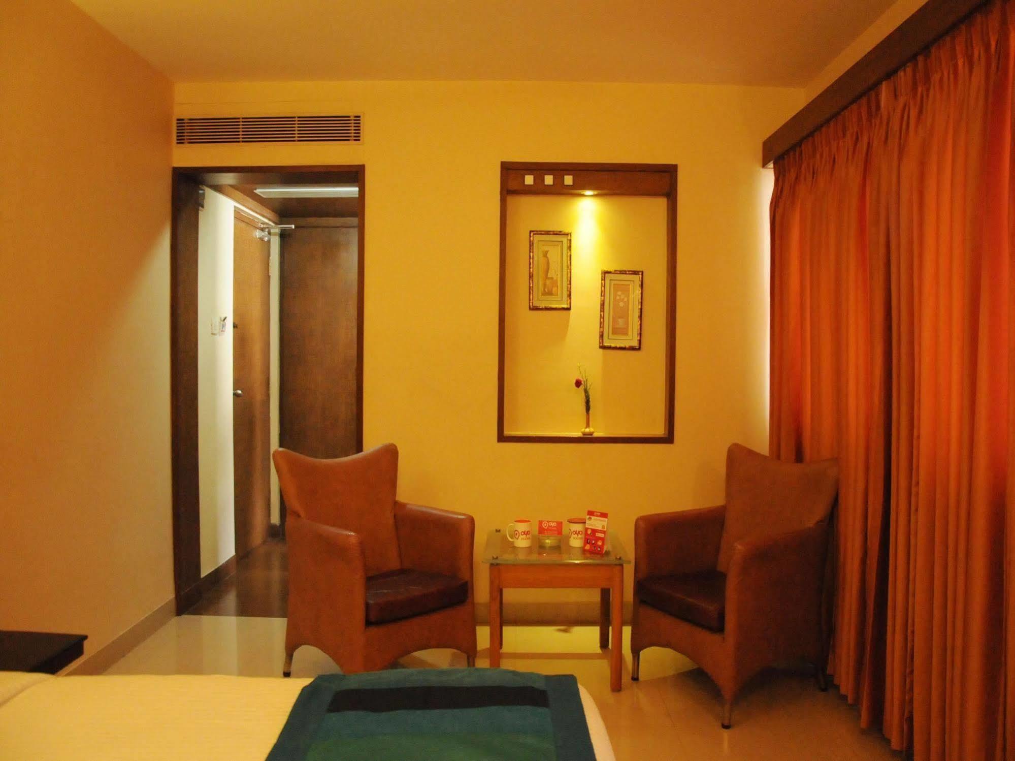 Hotel Capital O Grand Plaza