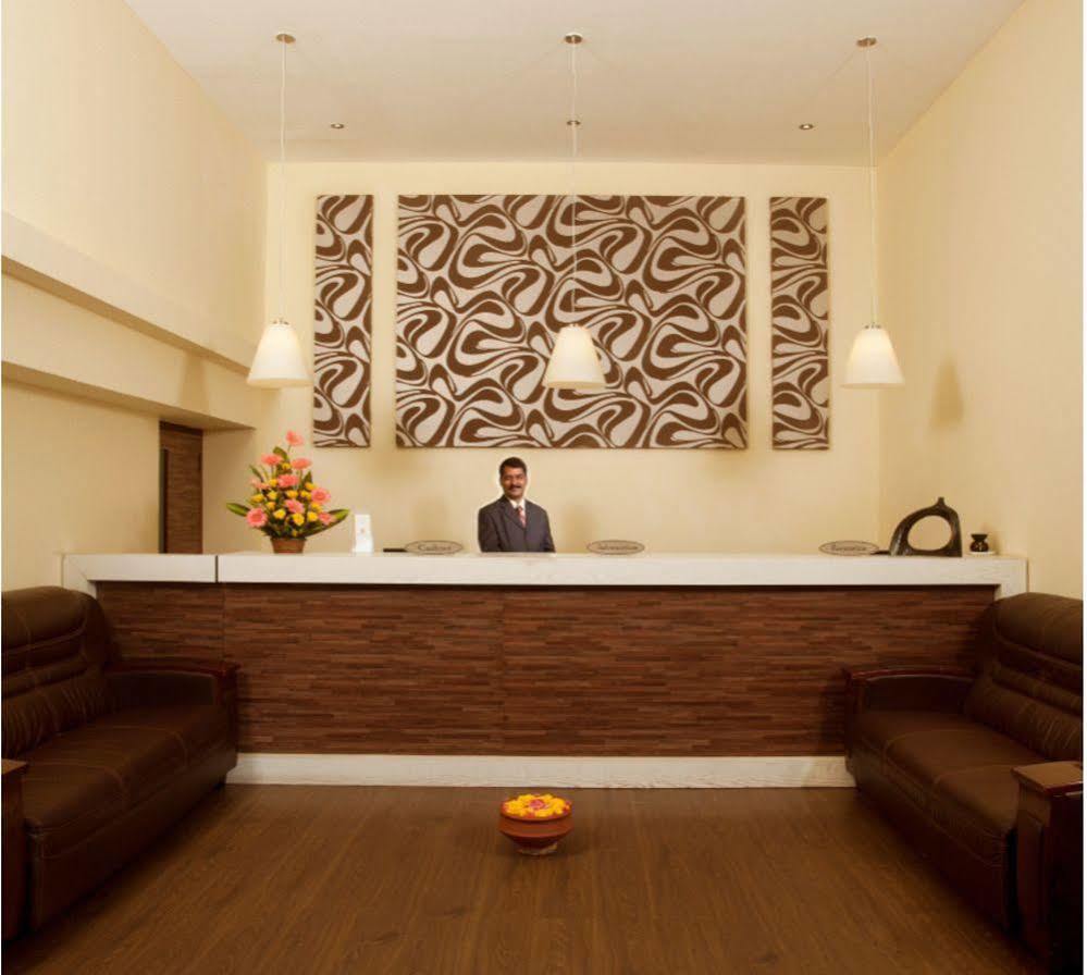 Metro Park Hotel 3*