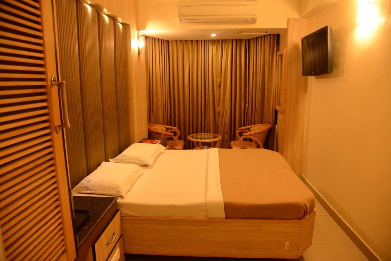 Raamus Hotel *
