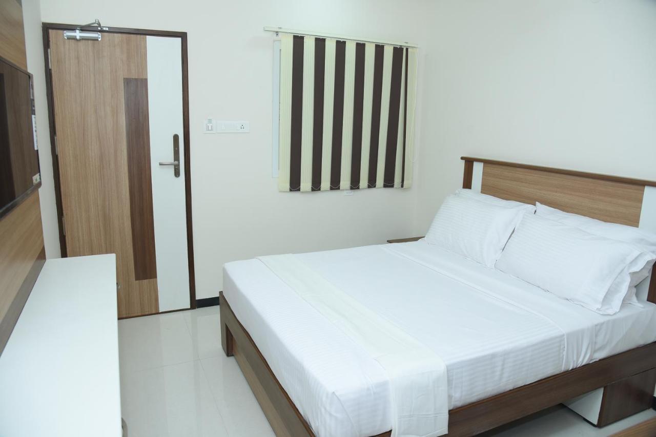 Santhoshpuri Hotel 3*