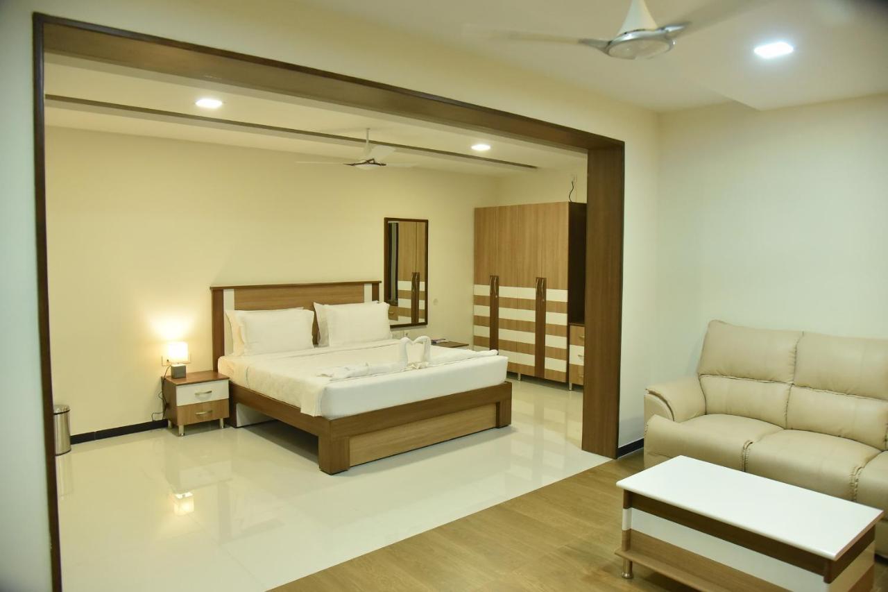 Santhoshpuri 3*