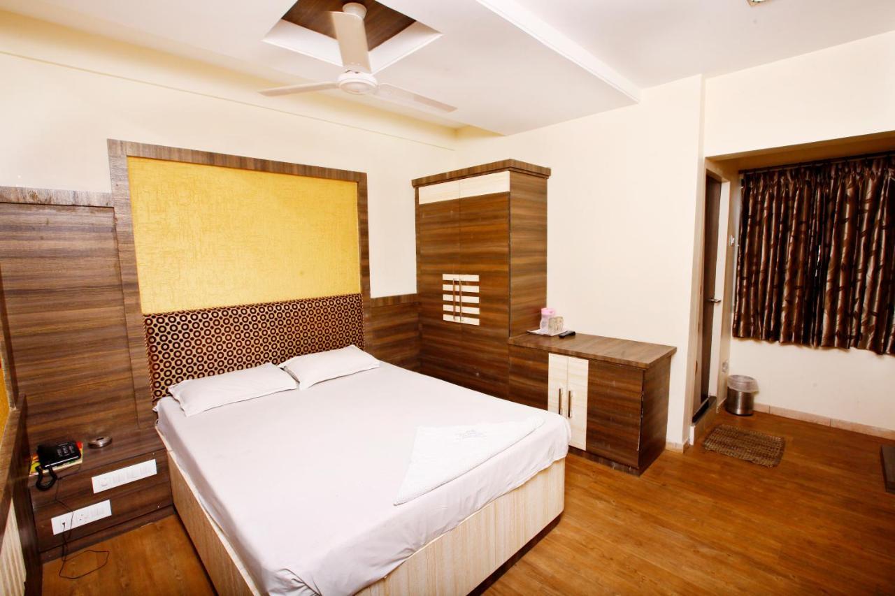 Hotel Vasantham *