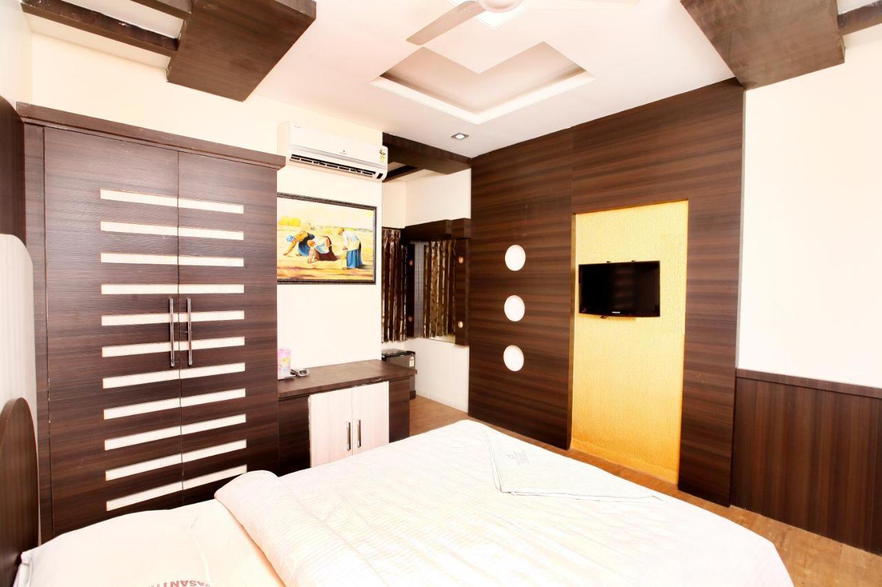 Hotel Vasantham *
