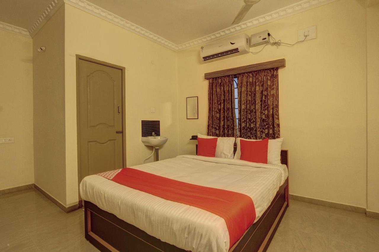 Hotel Oyo 24392 Flagship Damodar 3*