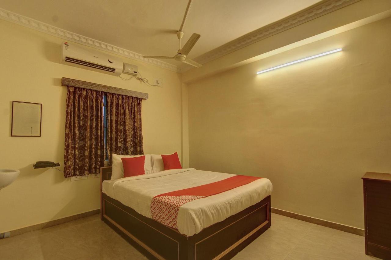 Hotel Oyo 24392 Flagship Damodar 3*