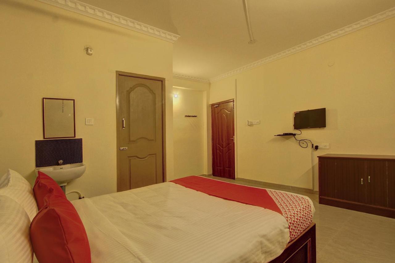 Oyo 24392 Flagship Damodar Hotel