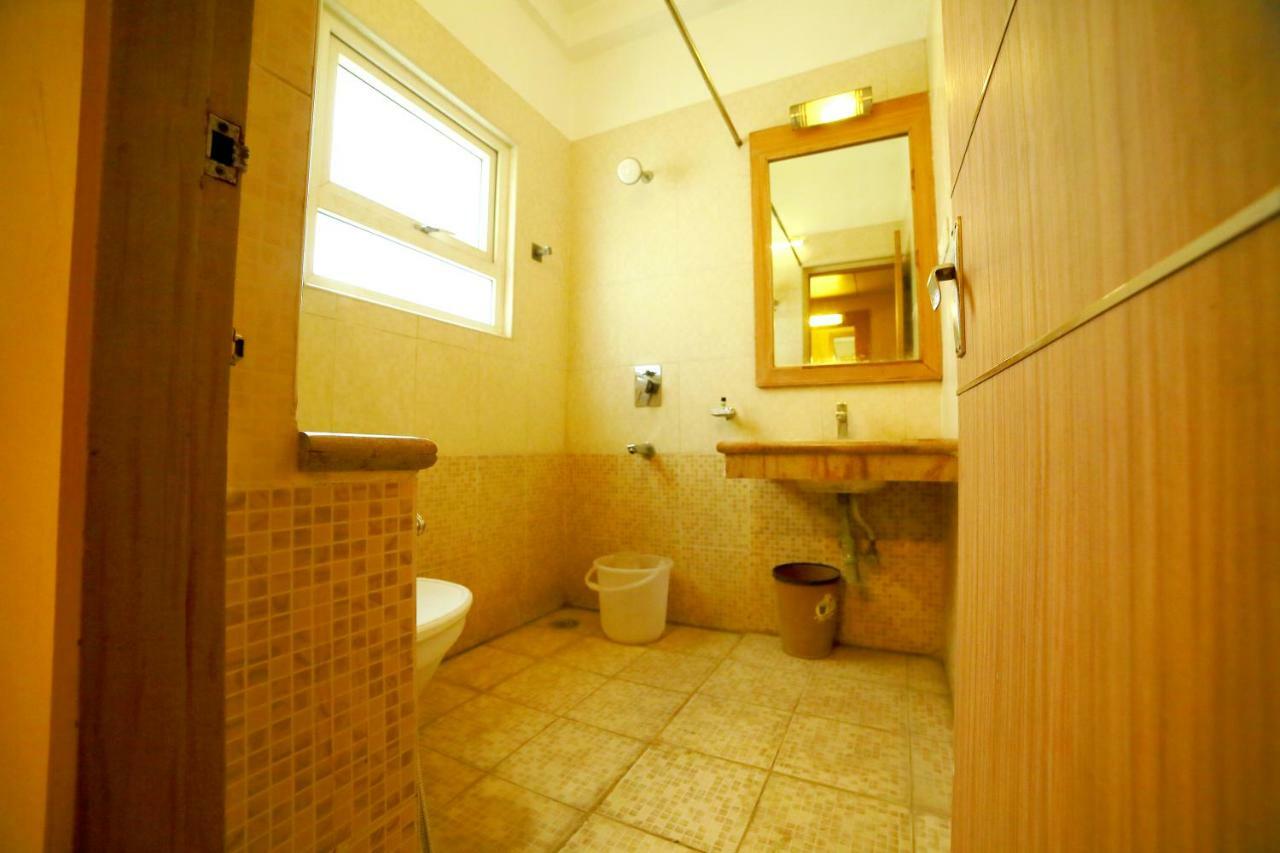 Santhoshpuri 3*