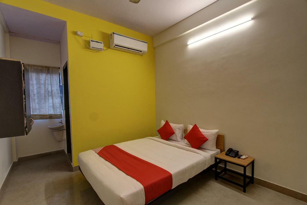 Oyo Flagship 36650 Tristar Hotel 3*