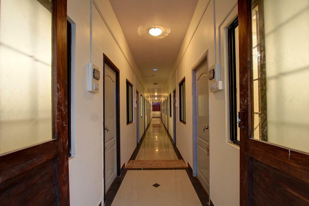 Oyo Flagship 36650 Tristar Hotel 3*