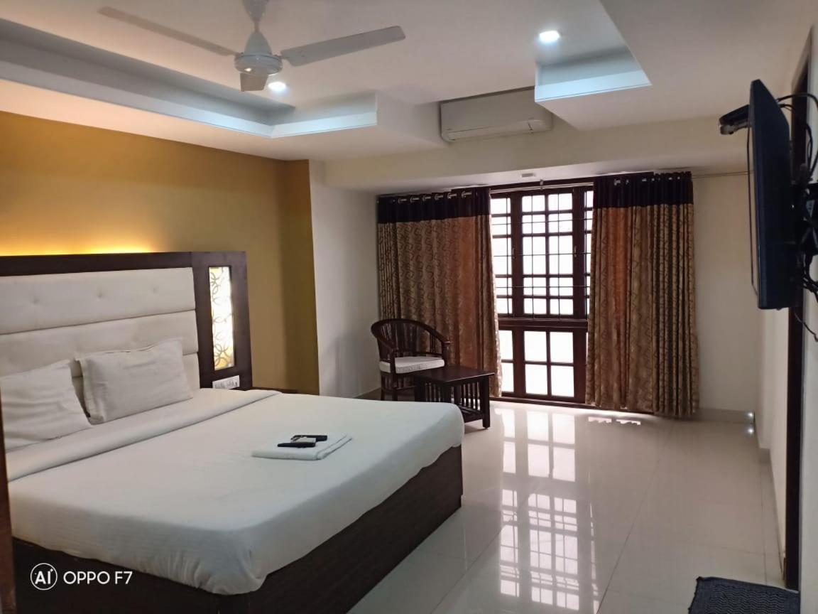Sri Guru By Omatra Hotel 3*