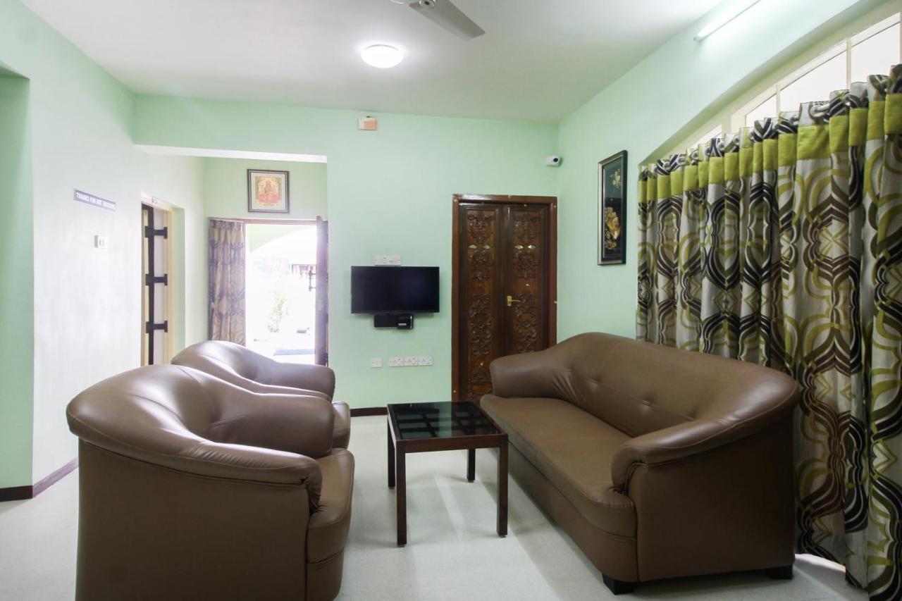 Hotel Oyo 47682 Periyanaayaki Amman