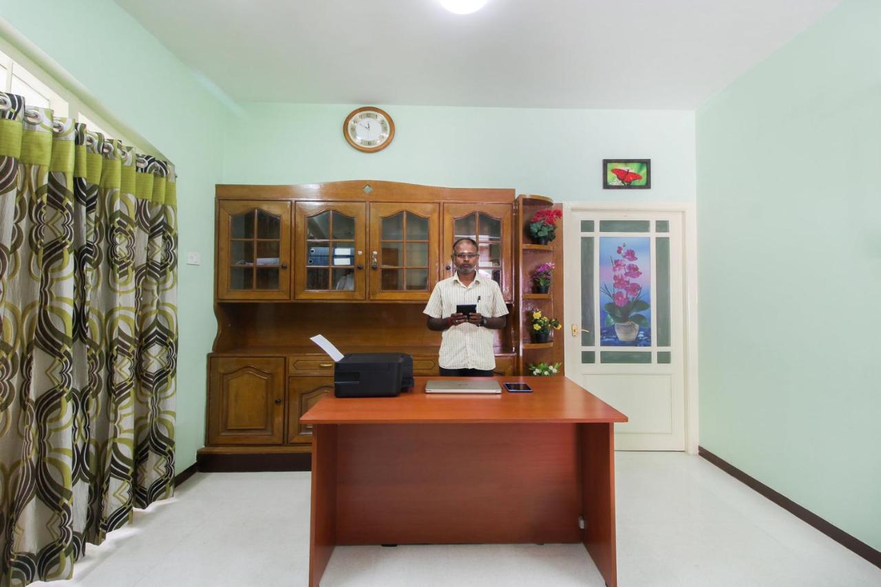 Hotel Oyo 47682 Periyanaayaki Amman 3*